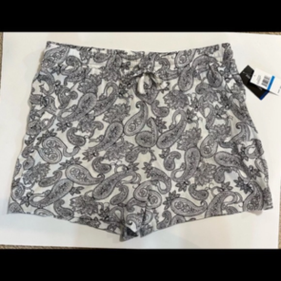 Phoebe Elastic Shorts White